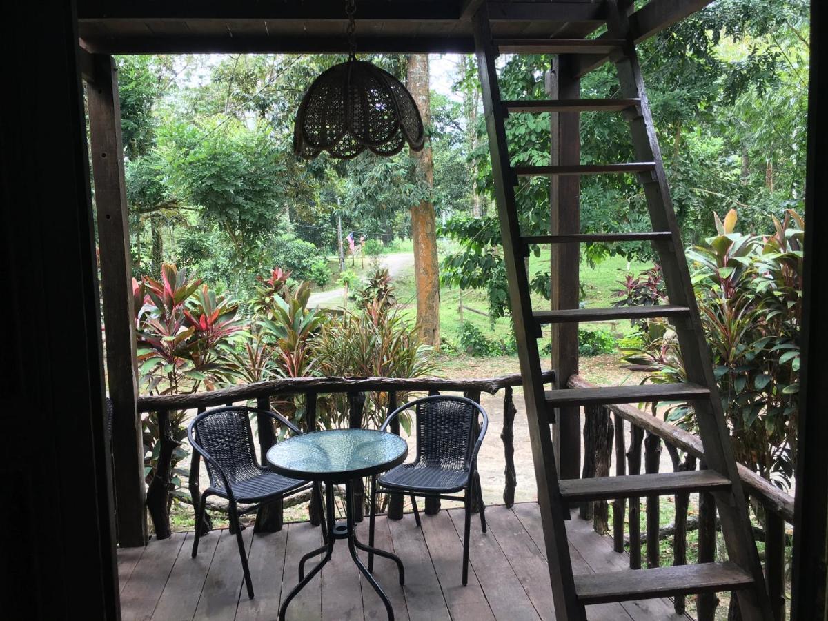 Rustic Chalet - Dahlia N Mawar At Sedim Vista Kulim Exterior photo