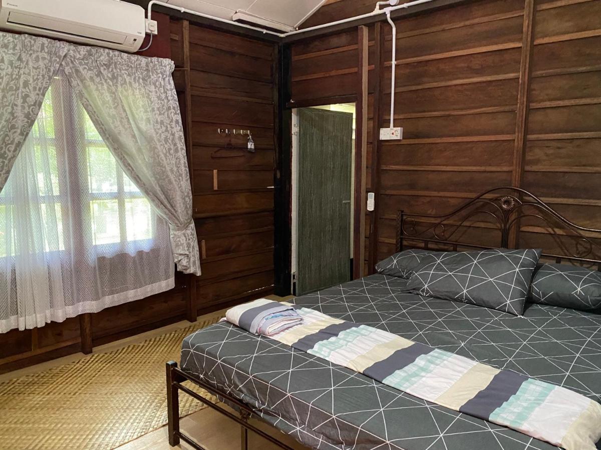 Rustic Chalet - Dahlia N Mawar At Sedim Vista Kulim Exterior photo