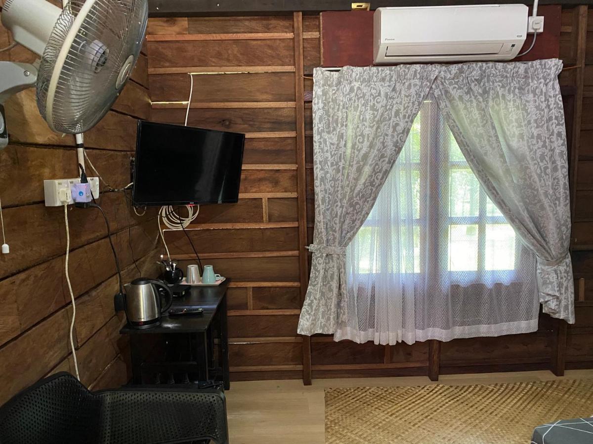 Rustic Chalet - Dahlia N Mawar At Sedim Vista Kulim Exterior photo